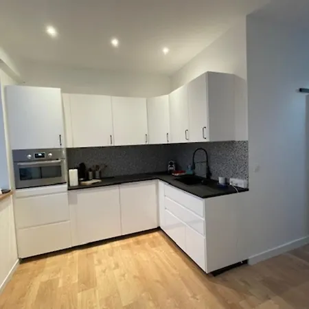 Duplex 10 Minutes From The In Trouville شقة