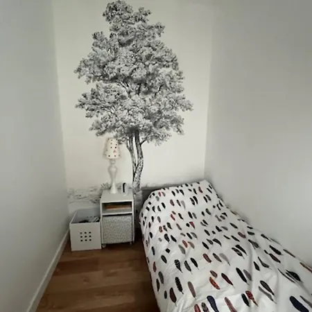 Duplex 10 Minutes From The In Lägenhet *